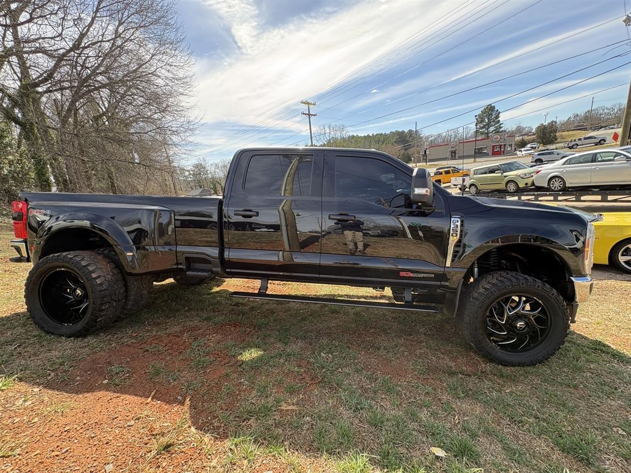 Ford F-350 SD Lariat Crew Cab LWB DRW 4WD 2023