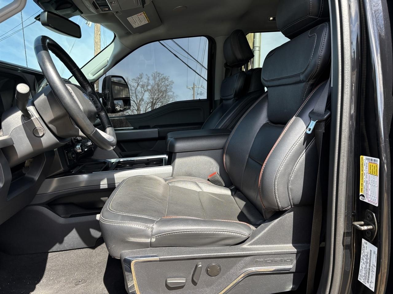 Ford F-350 SD Lariat Crew Cab LWB DRW 4WD 2023