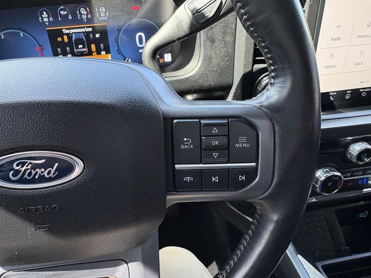 Ford F-350 SD Lariat Crew Cab LWB DRW 4WD 2023