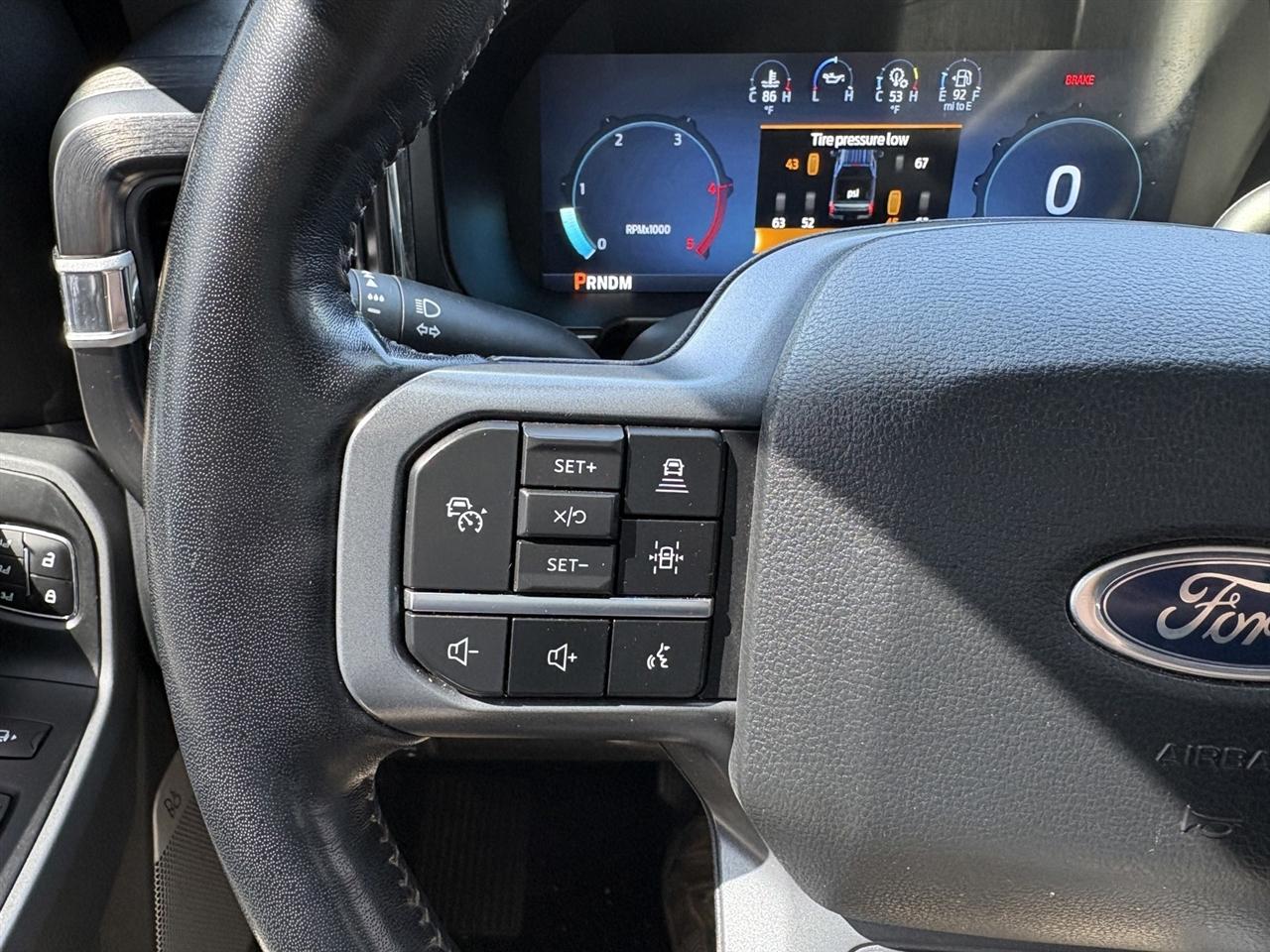 Ford F-350 SD Lariat Crew Cab LWB DRW 4WD 2023