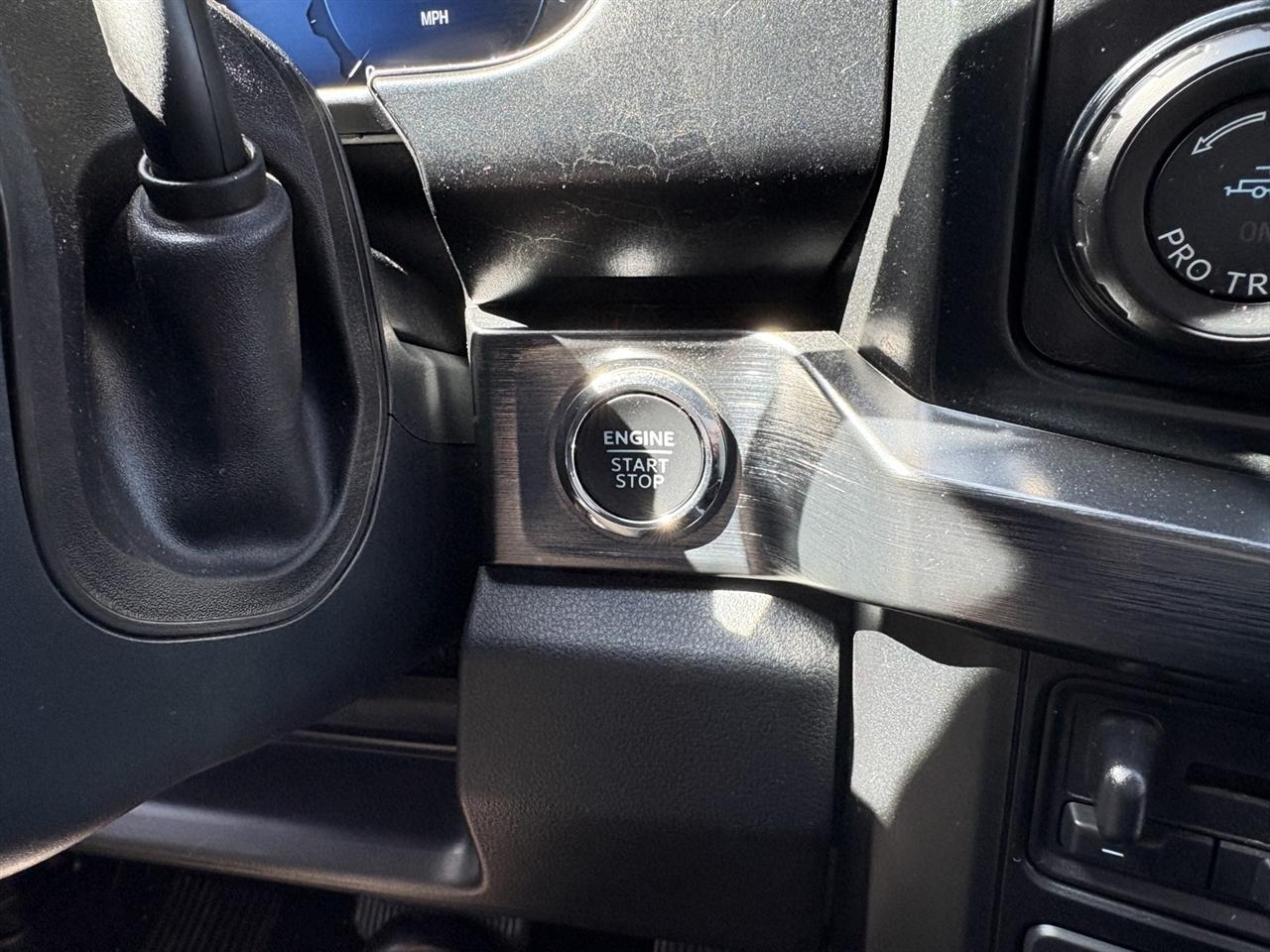 Ford F-350 SD Lariat Crew Cab LWB DRW 4WD 2023