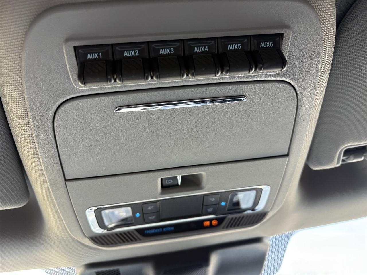 Ford F-350 SD Lariat Crew Cab LWB DRW 4WD 2023