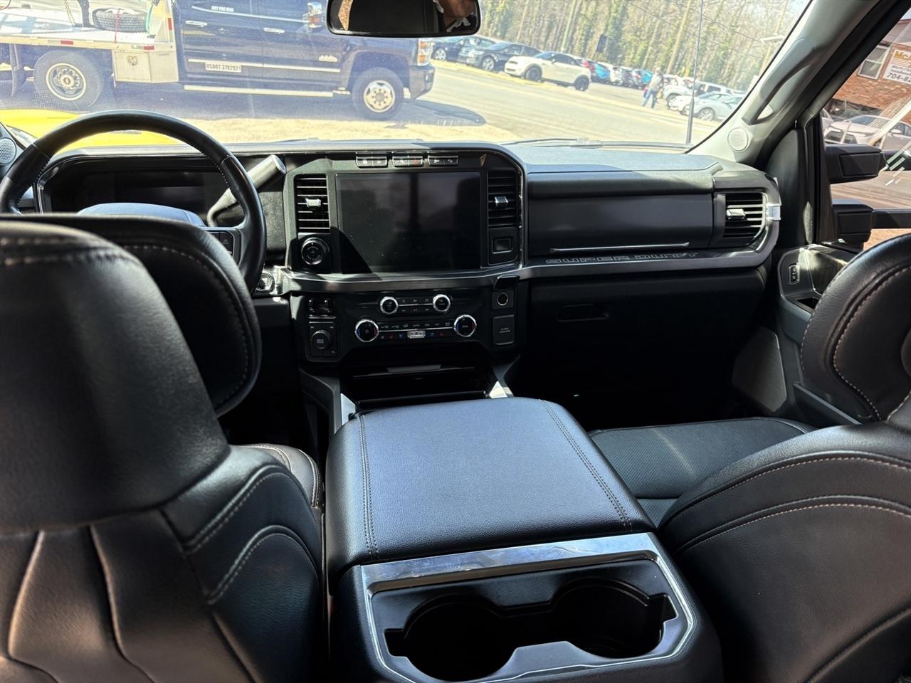 Ford F-350 SD Lariat Crew Cab LWB DRW 4WD 2023