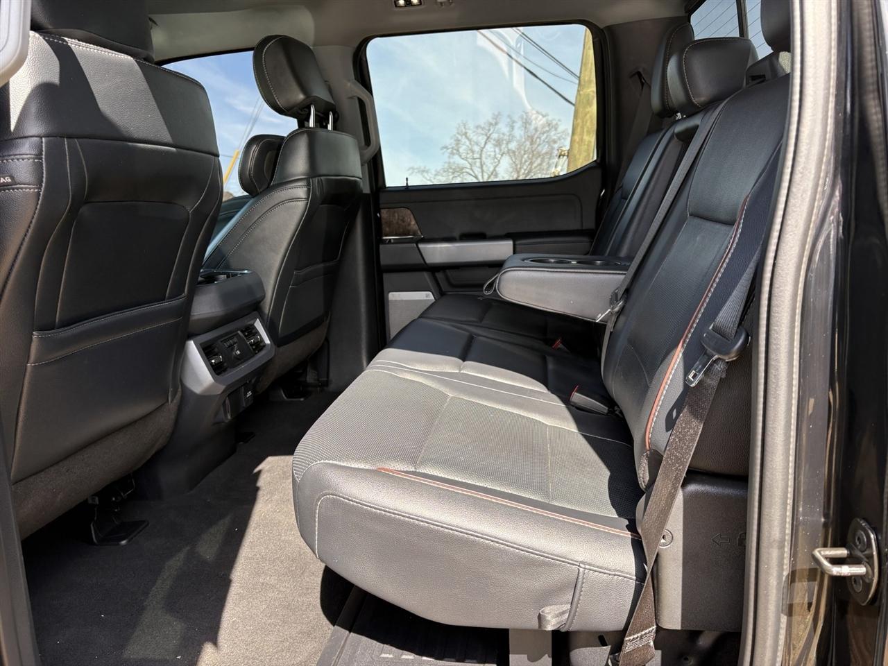 Ford F-350 SD Lariat Crew Cab LWB DRW 4WD 2023