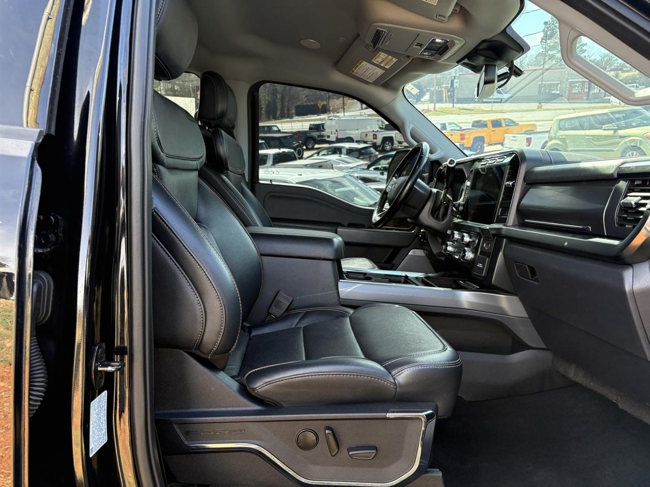 Ford F-350 SD Lariat Crew Cab LWB DRW 4WD 2023