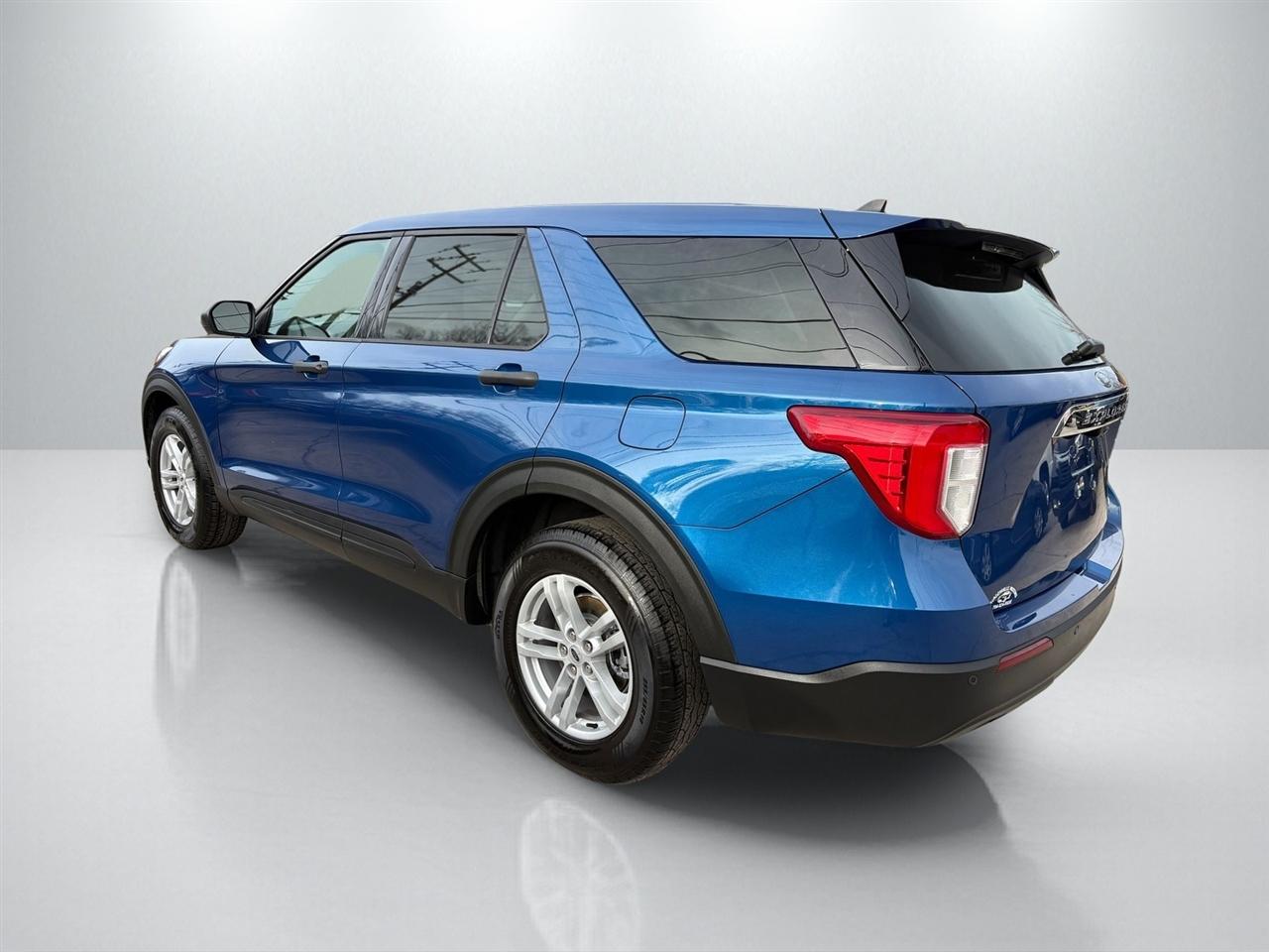 Ford Explorer Base AWD 2022