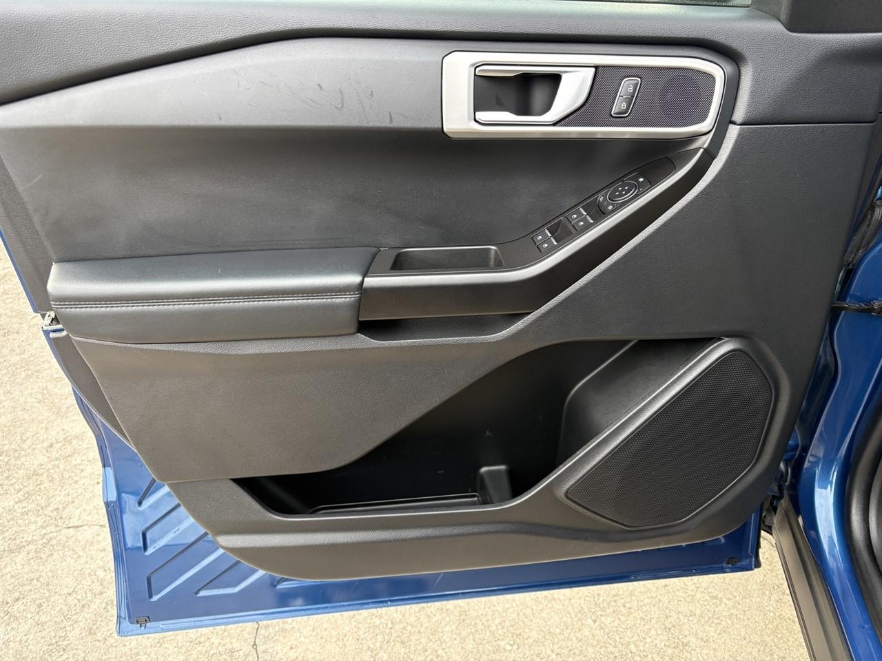 Ford Explorer Base AWD 2022