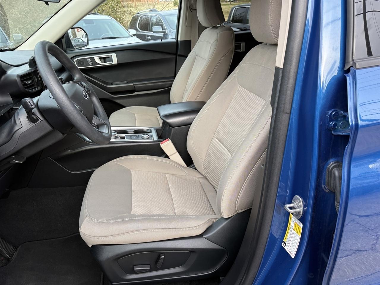 Ford Explorer Base AWD 2022