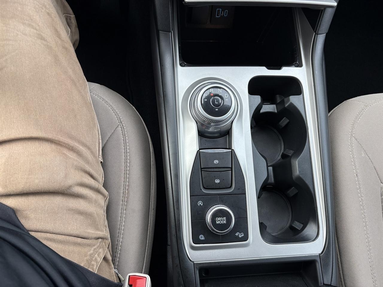 Ford Explorer Base AWD 2022