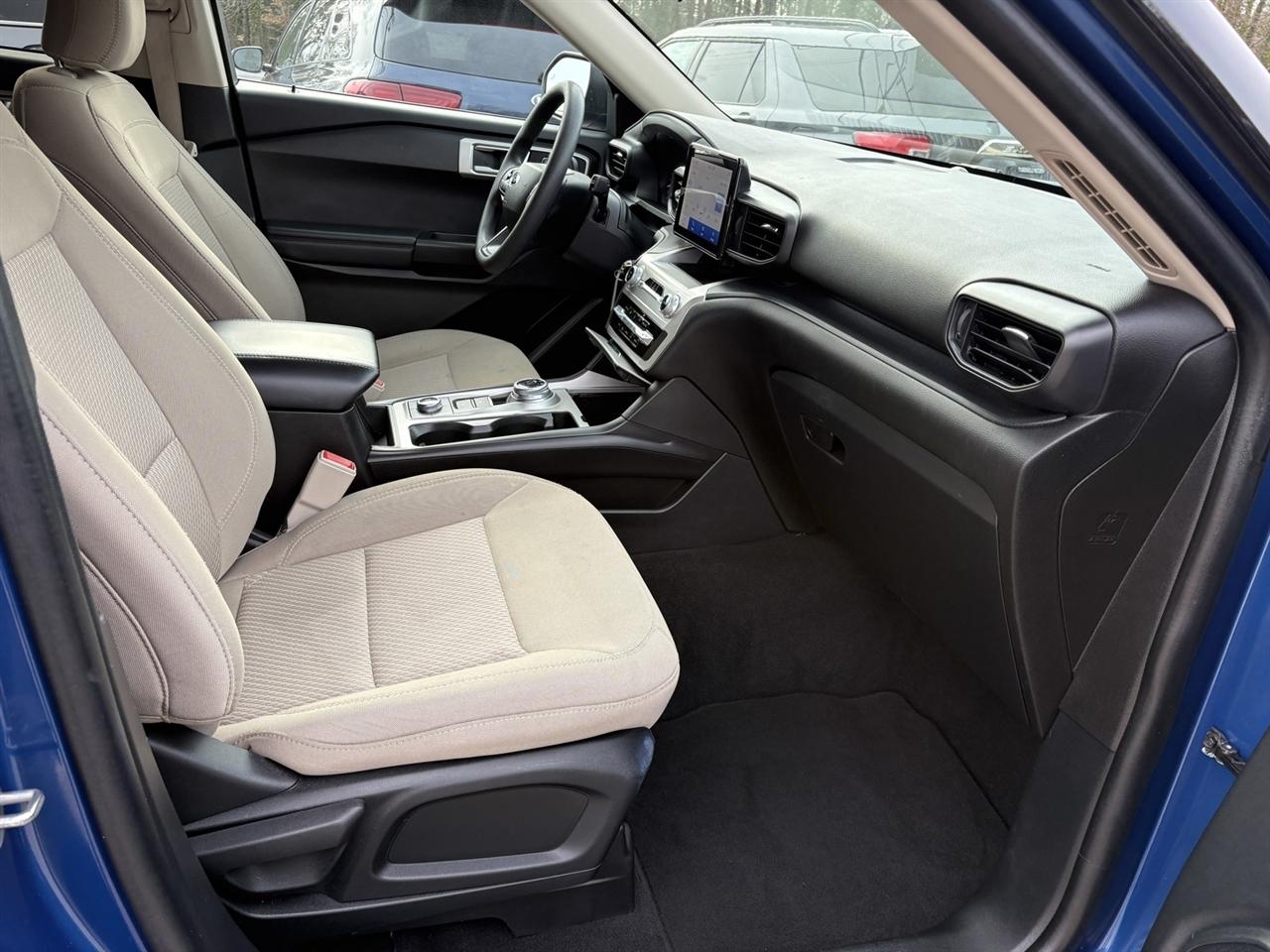 Ford Explorer Base AWD 2022