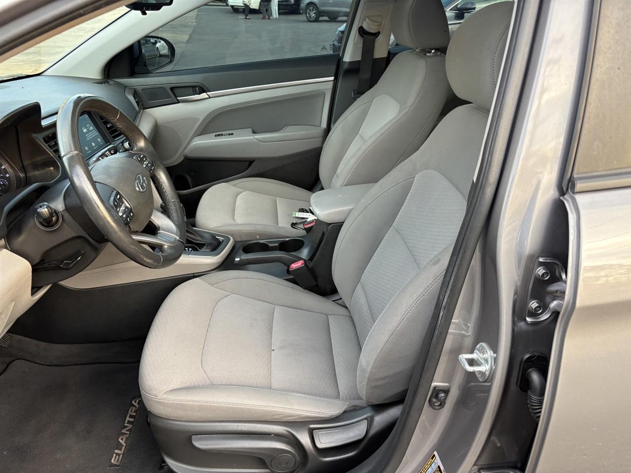 Hyundai Elantra Limited 2020