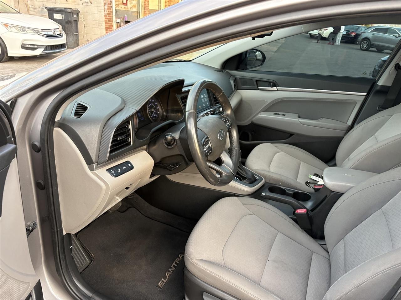 Hyundai Elantra Limited 2020