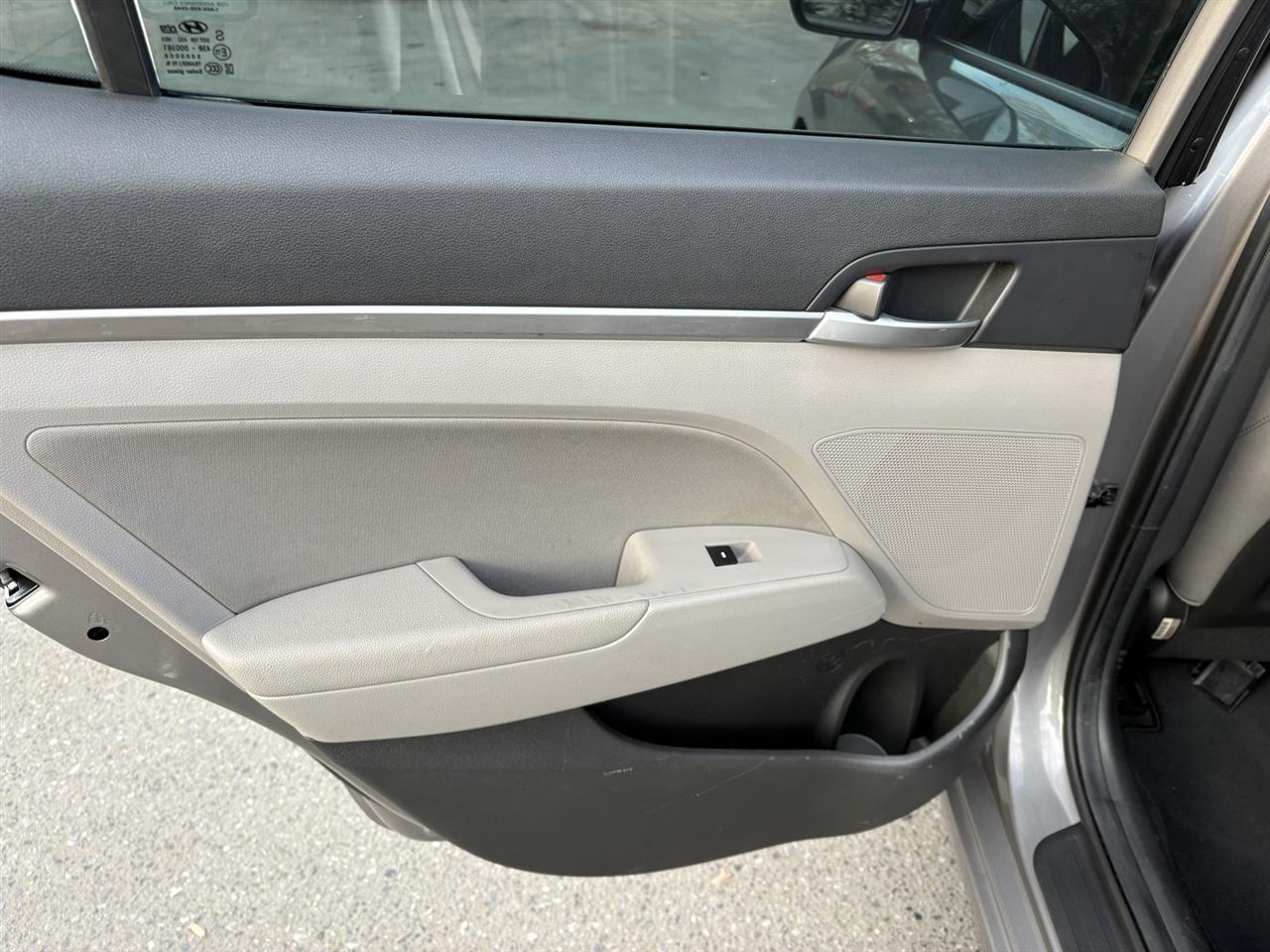 Hyundai Elantra Limited 2020