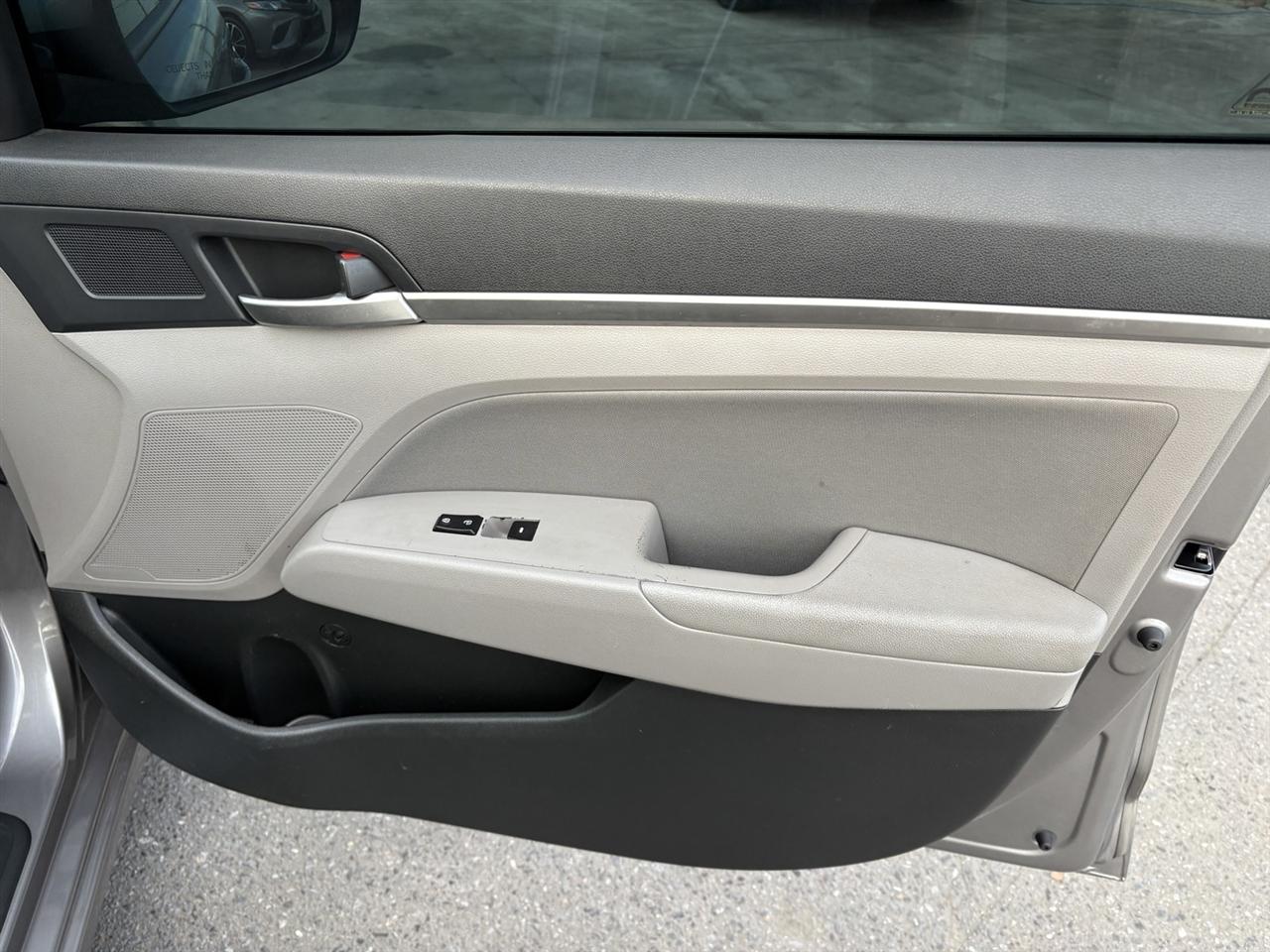 Hyundai Elantra Limited 2020