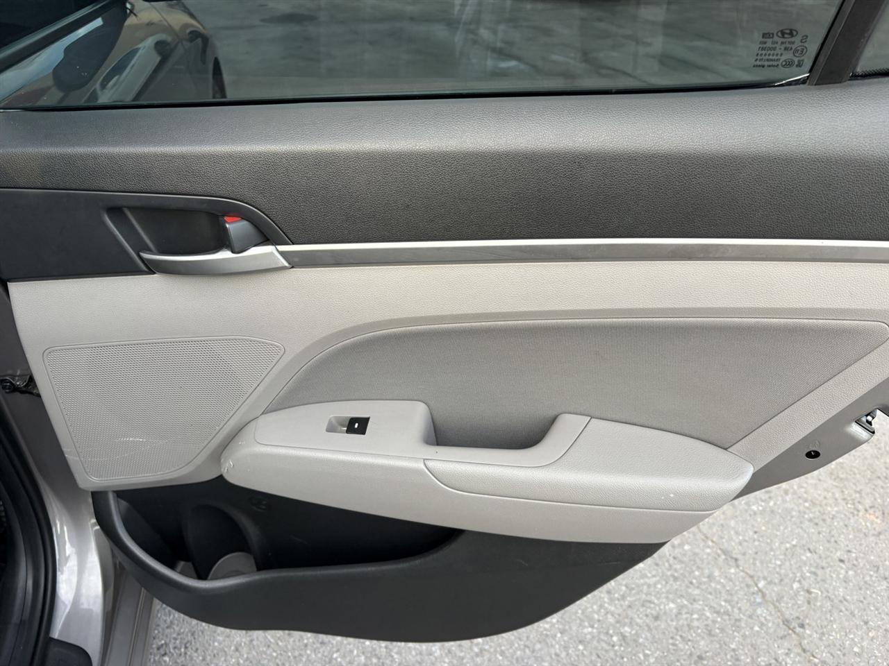 Hyundai Elantra Limited 2020