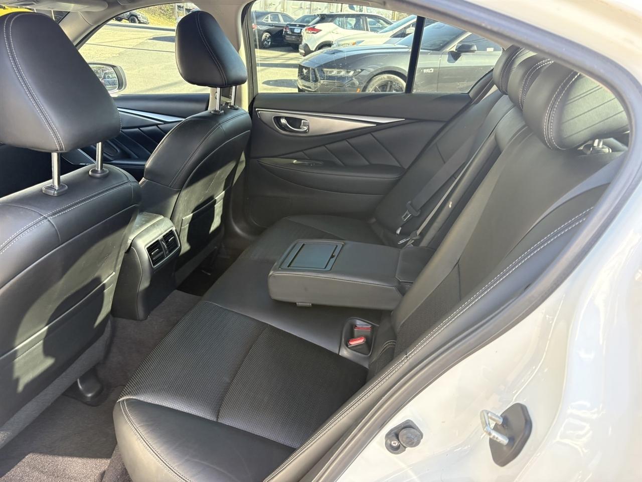 Infiniti Q50 3.0t LUXE AWD 2019