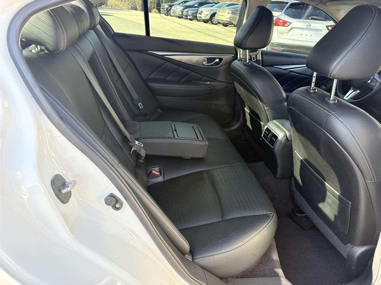 Infiniti Q50 3.0t LUXE AWD 2019