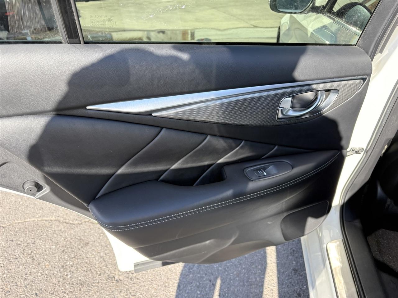 Infiniti Q50 3.0t LUXE AWD 2019