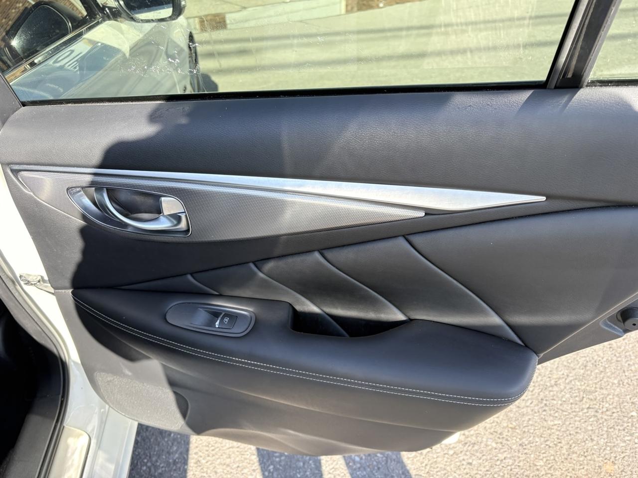 Infiniti Q50 3.0t LUXE AWD 2019