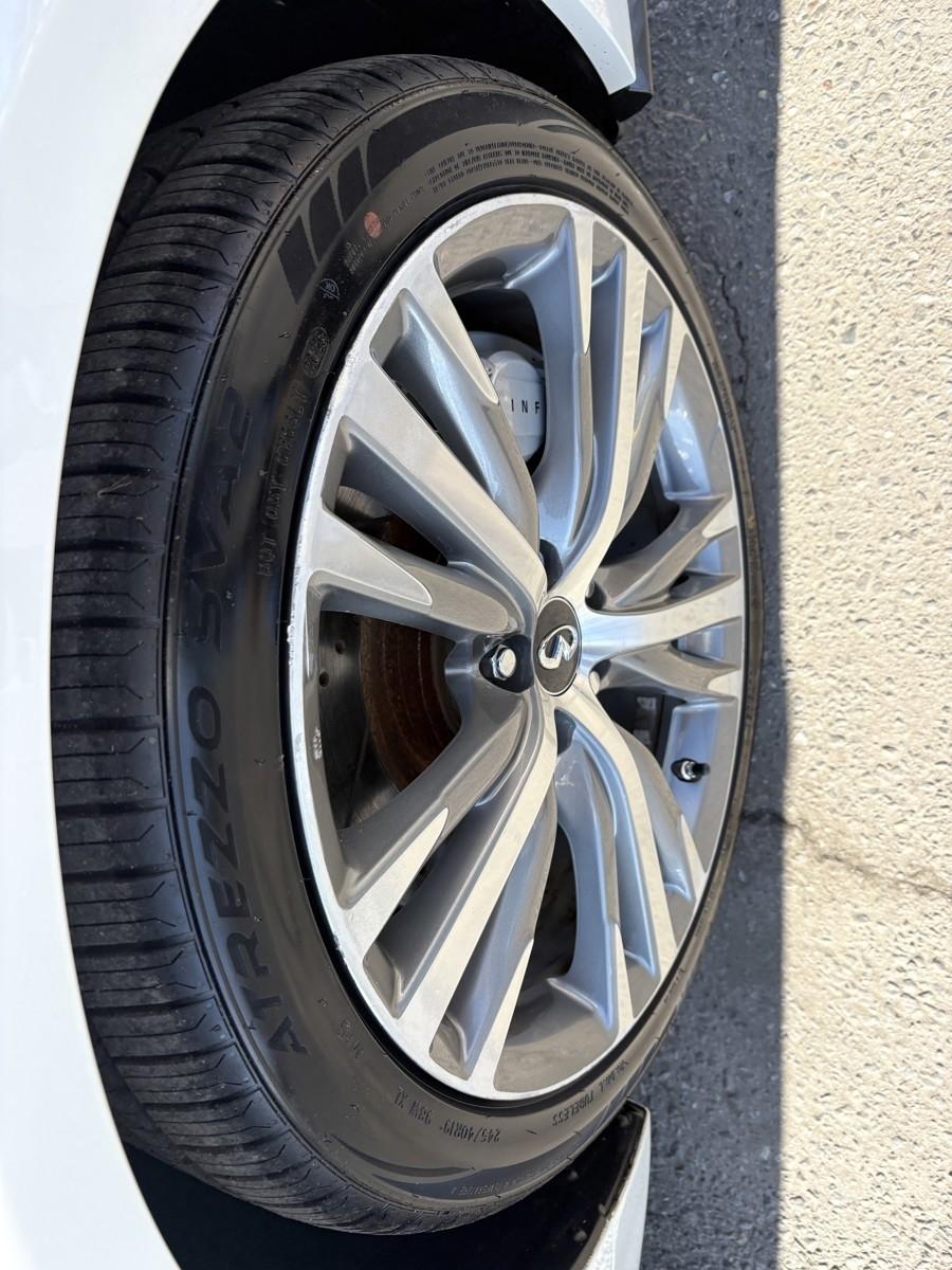 Infiniti Q50 3.0t LUXE AWD 2019