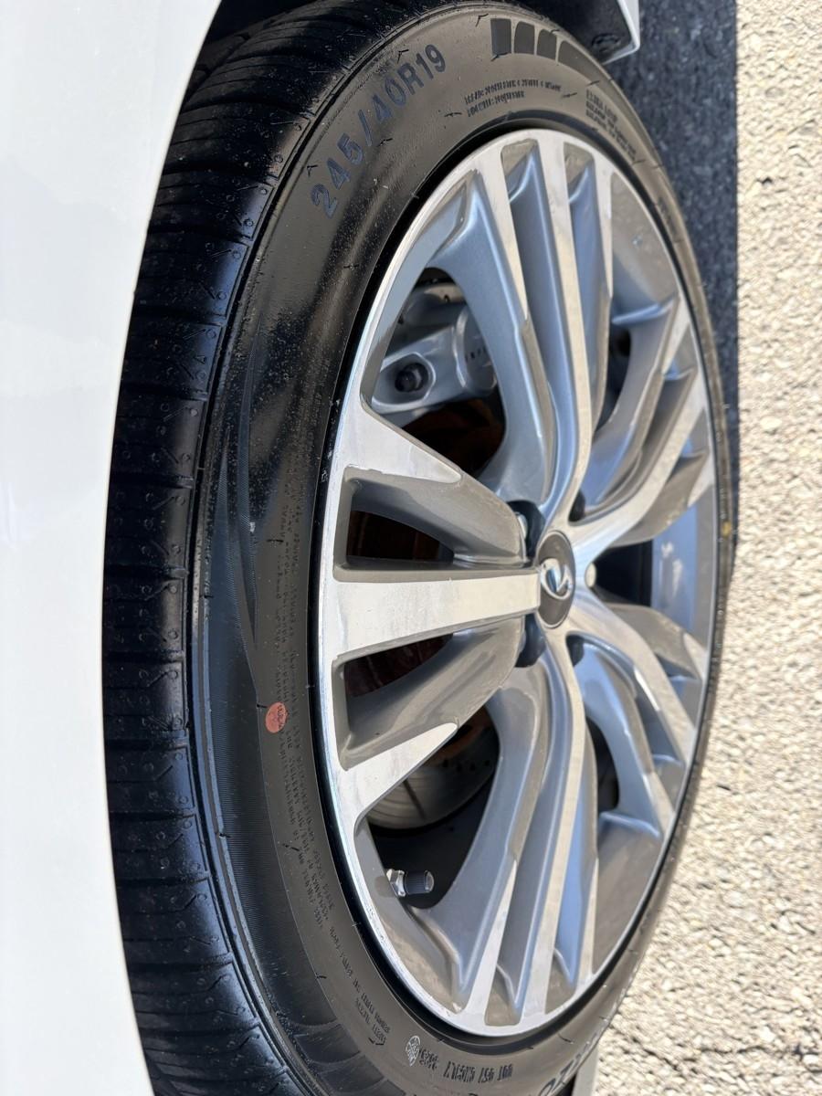 Infiniti Q50 3.0t LUXE AWD 2019