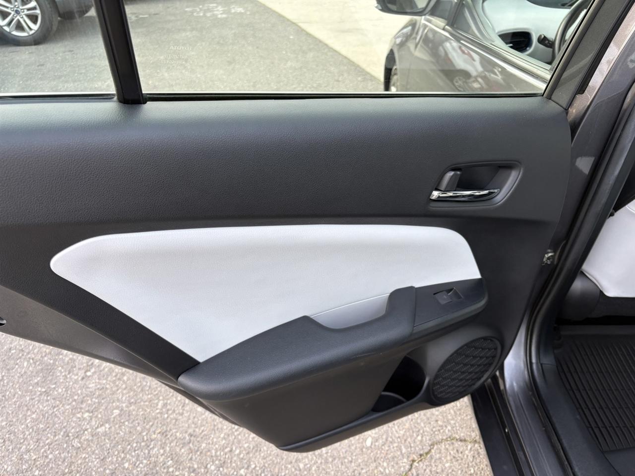 Toyota Prius LE 2022