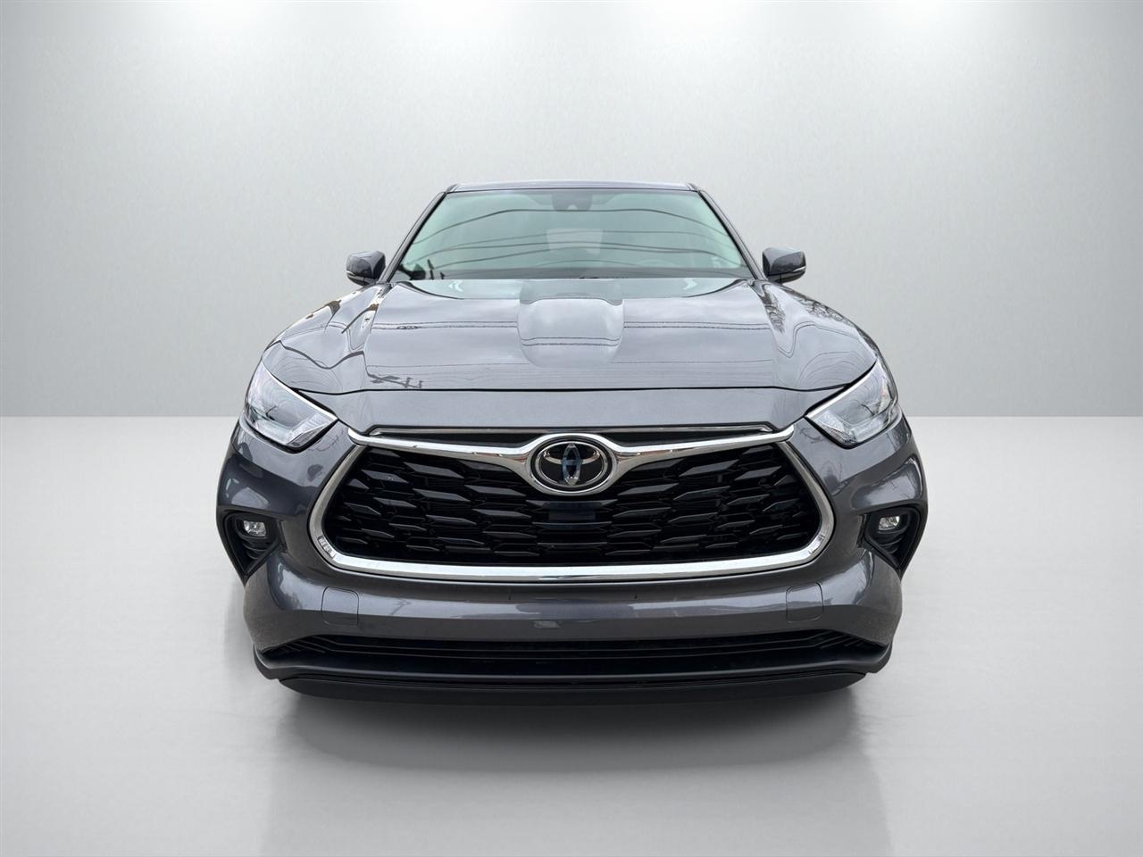 Toyota Highlander LE AWD V6 2022