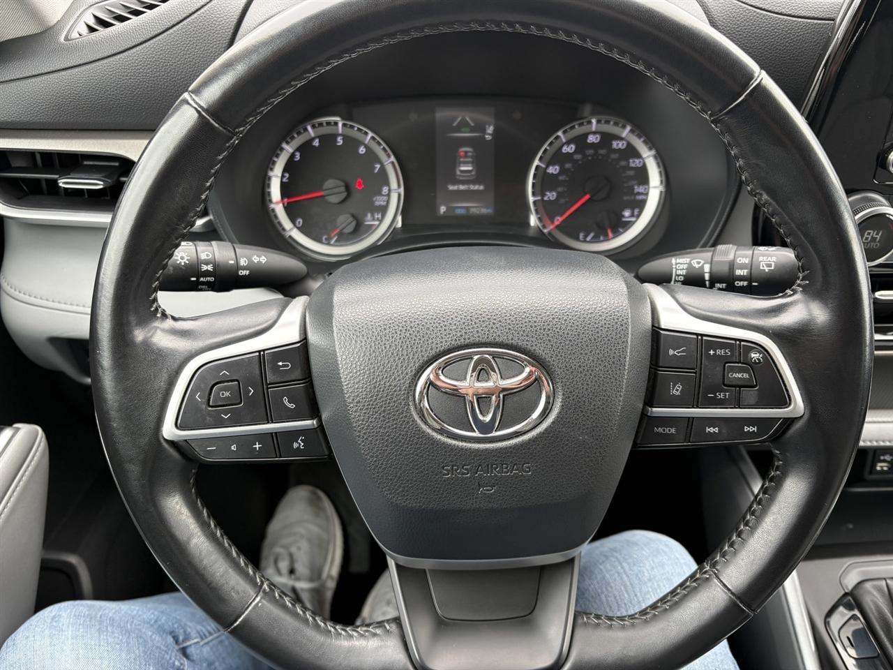 Toyota Highlander LE AWD V6 2022