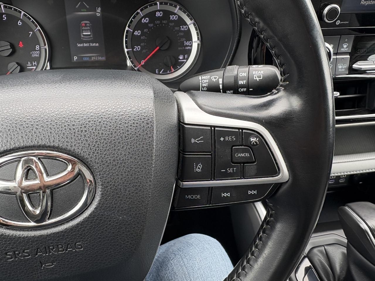 Toyota Highlander LE AWD V6 2022