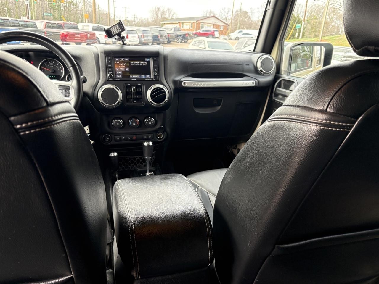 Jeep Wrangler Unlimited Sahara 4WD 2017