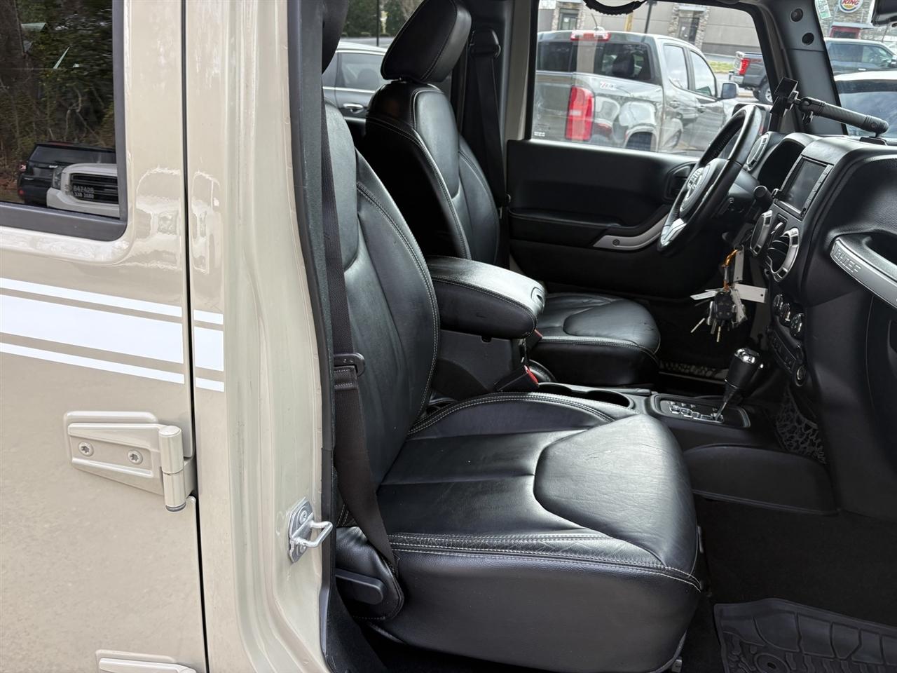 Jeep Wrangler Unlimited Sahara 4WD 2017