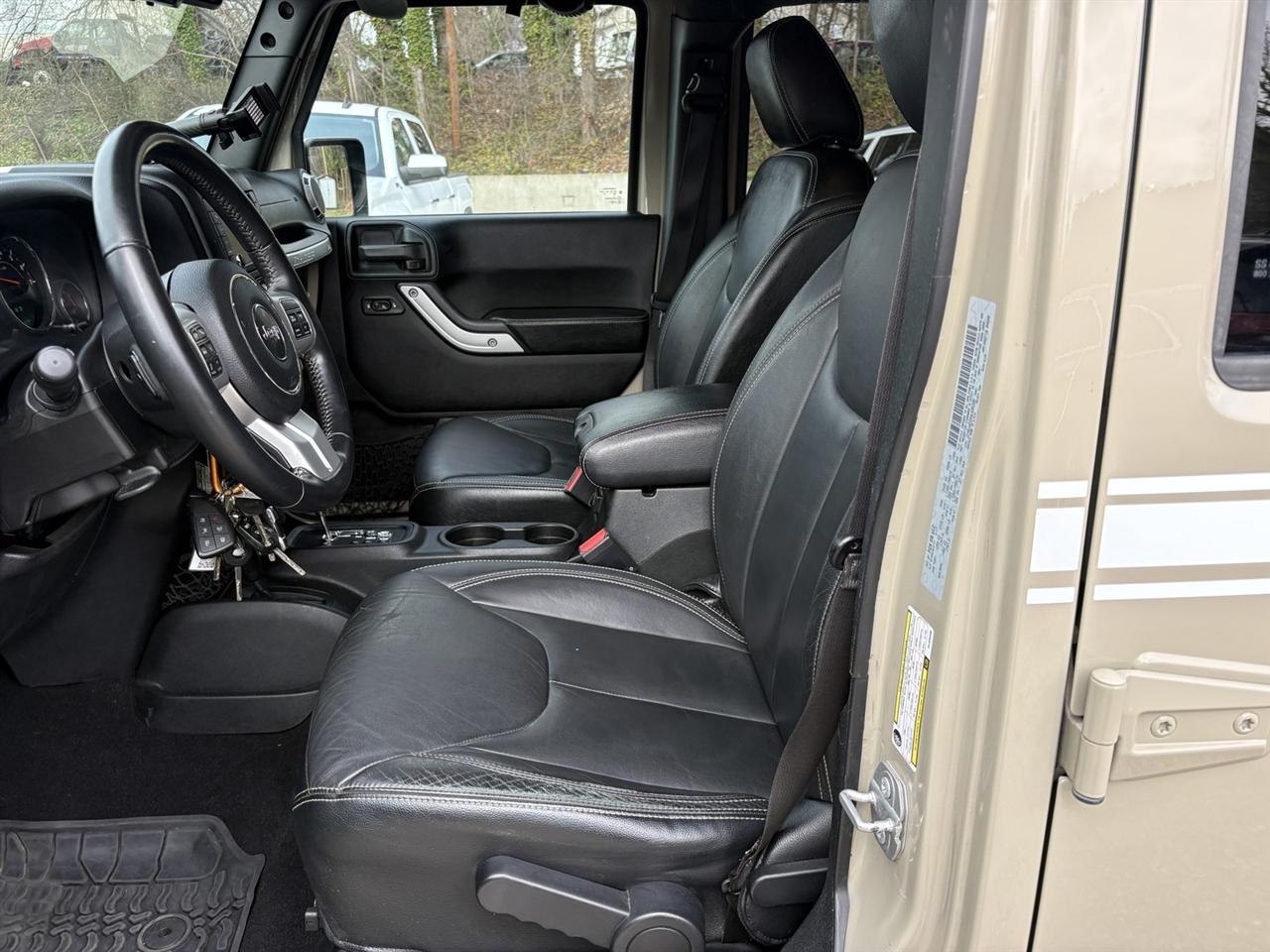 Jeep Wrangler Unlimited Sahara 4WD 2017