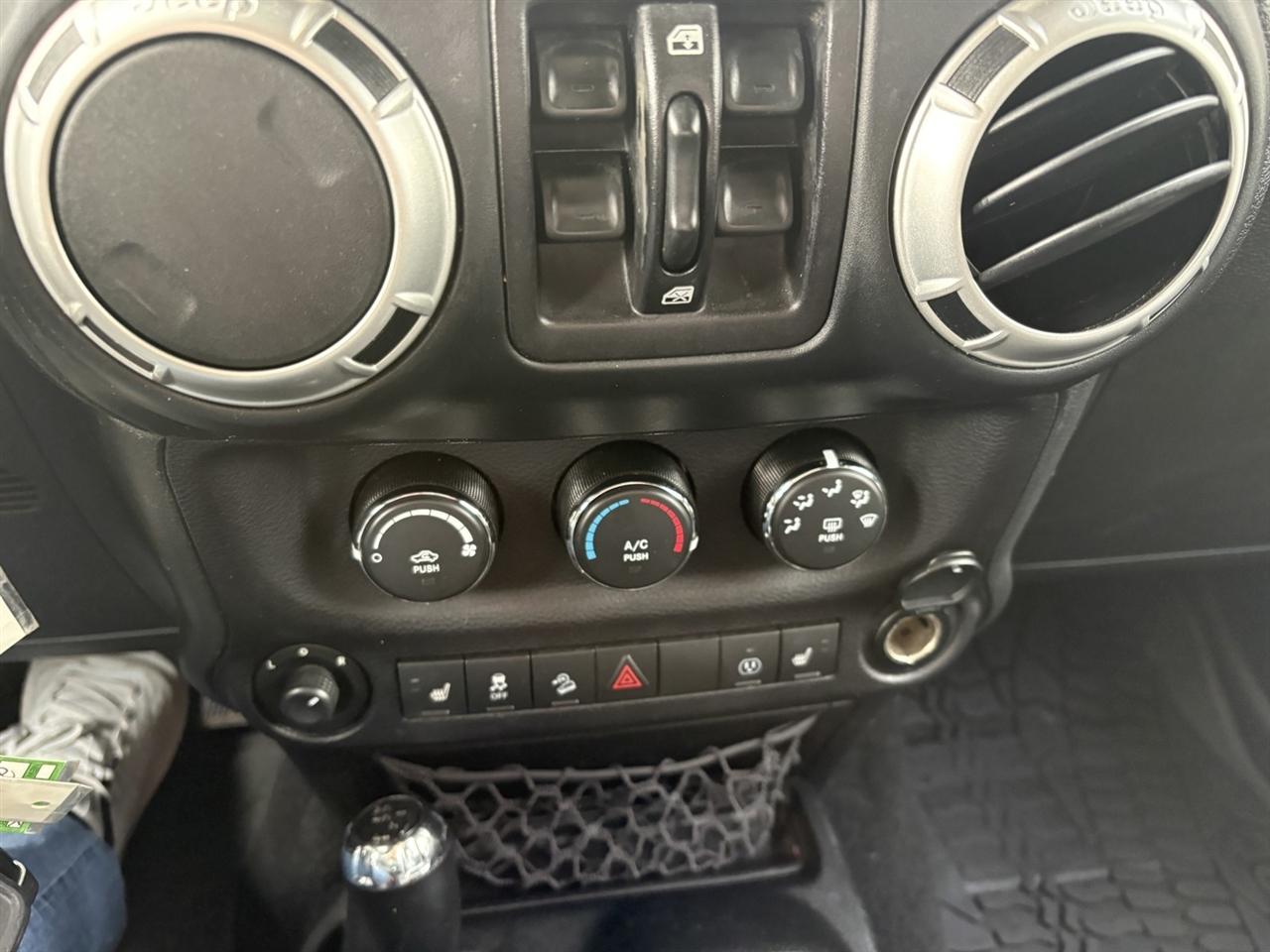 Jeep Wrangler Unlimited Sahara 4WD 2017