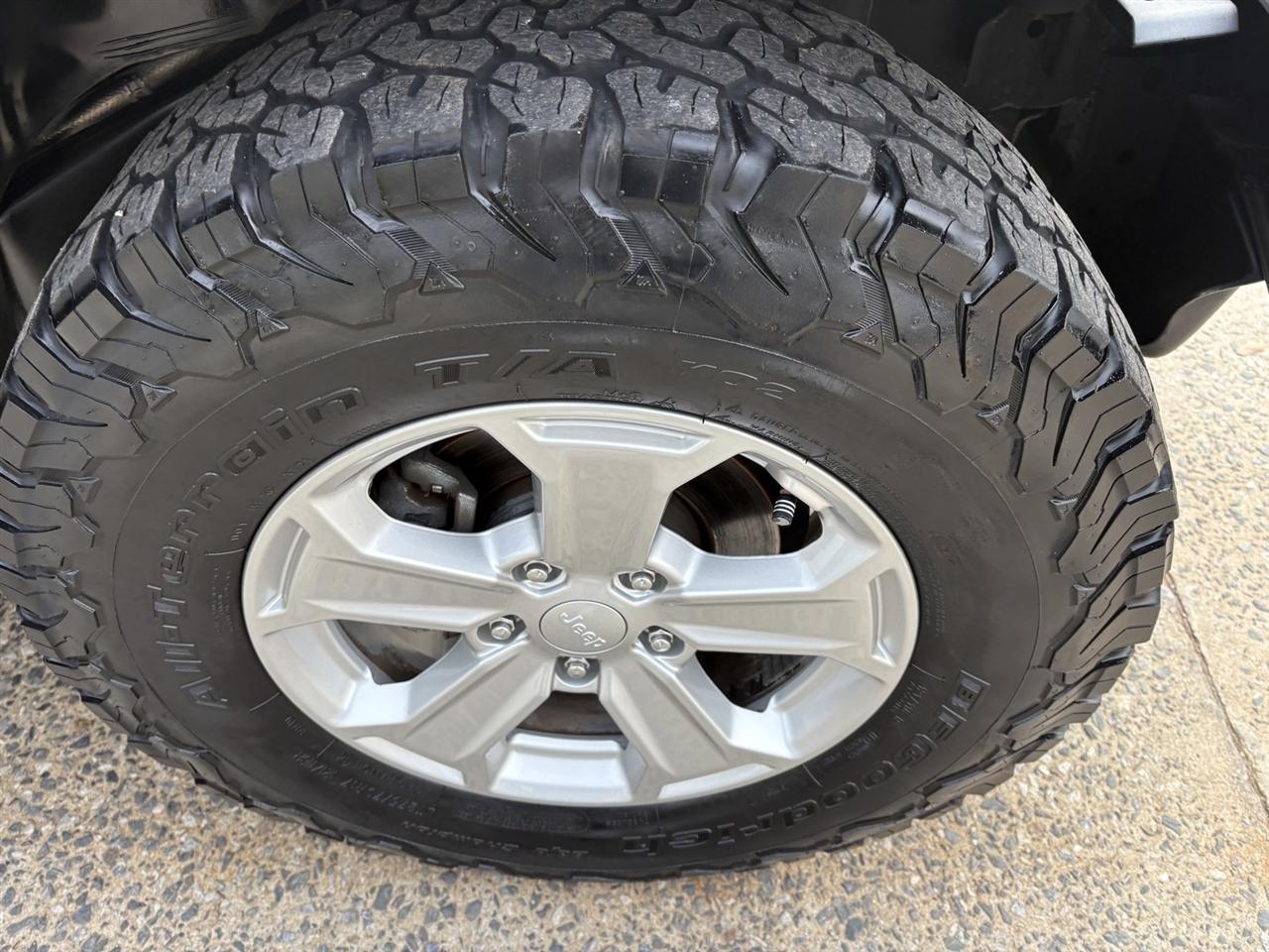 Jeep Wrangler Unlimited Sahara 4WD 2017