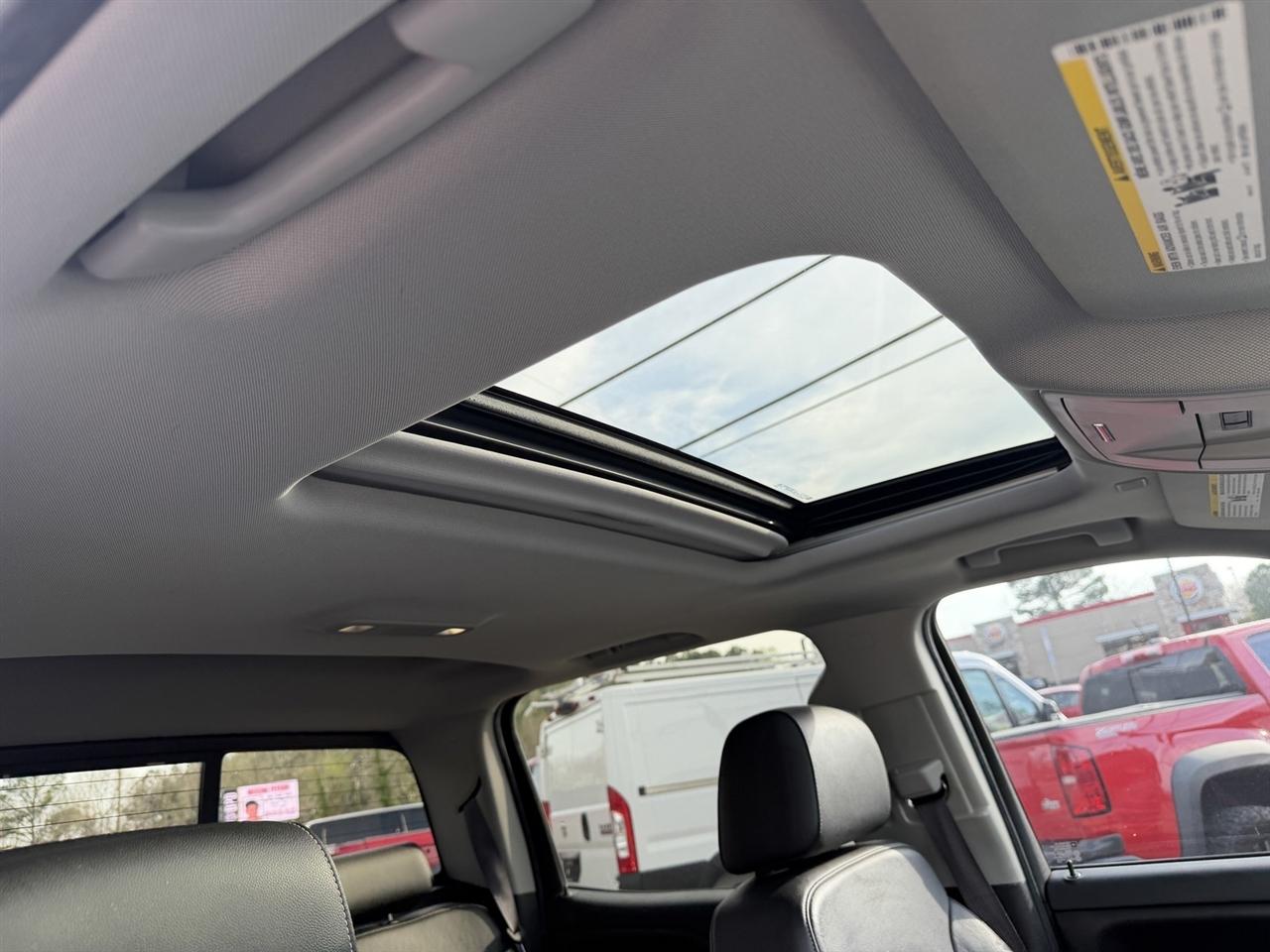 GMC Sierra 1500 SLT Crew Cab Short Box 4WD 2017