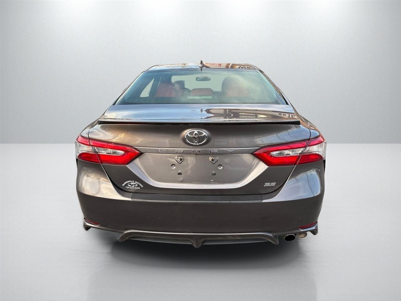 Toyota Camry SE 2018