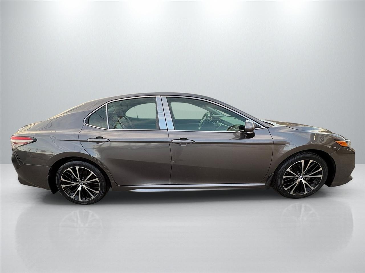 Toyota Camry SE 2018