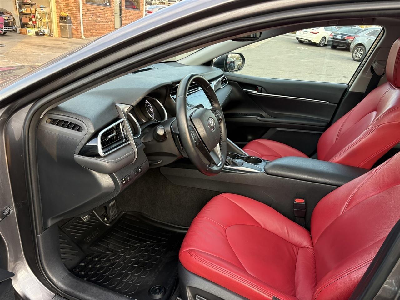 Toyota Camry SE 2018