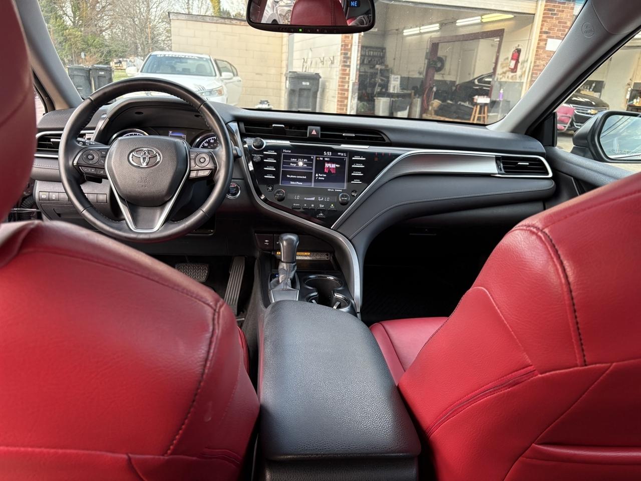 Toyota Camry SE 2018