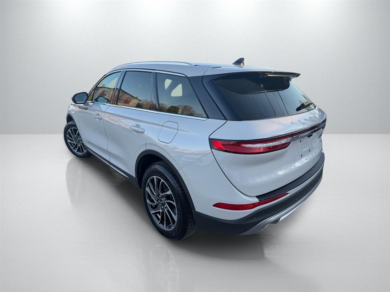 Lincoln Corsair Base 2020