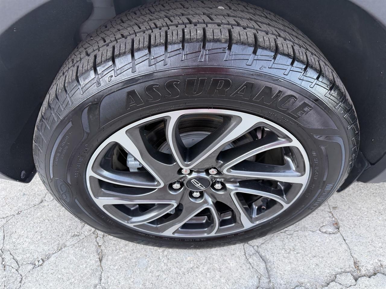 Lincoln Corsair Base 2020