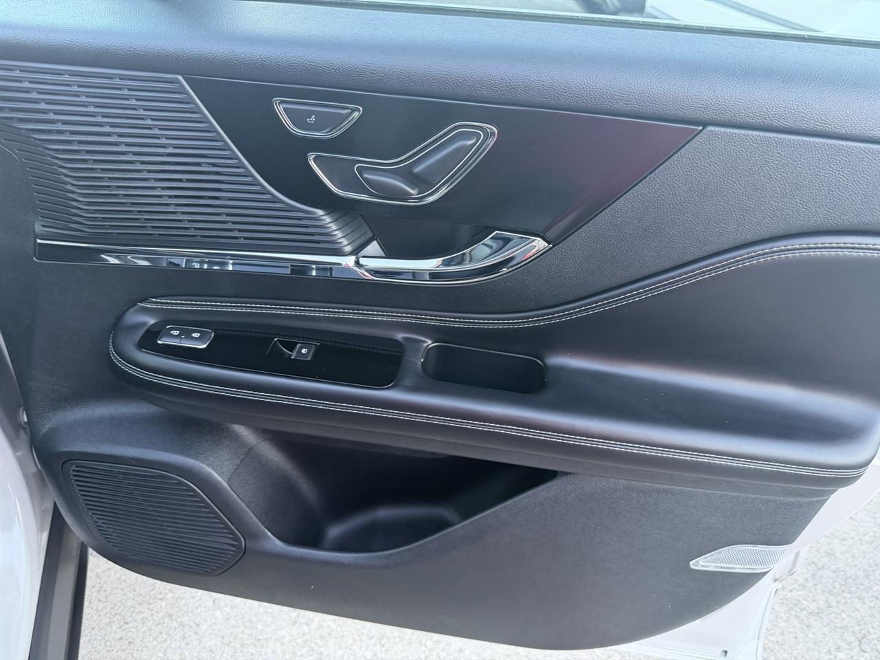 Lincoln Corsair Base 2020