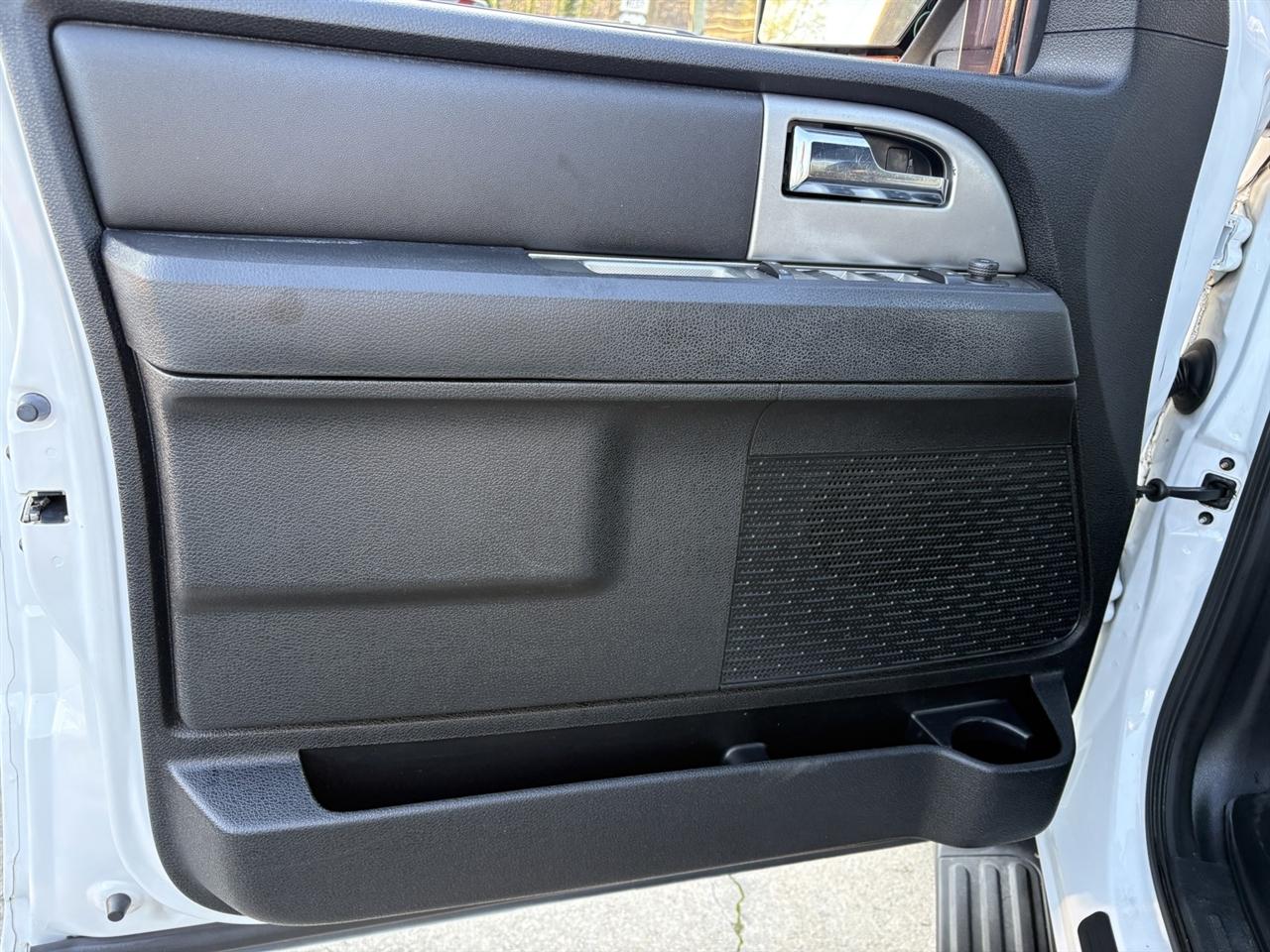 Ford Expedition XLT 4WD 2017