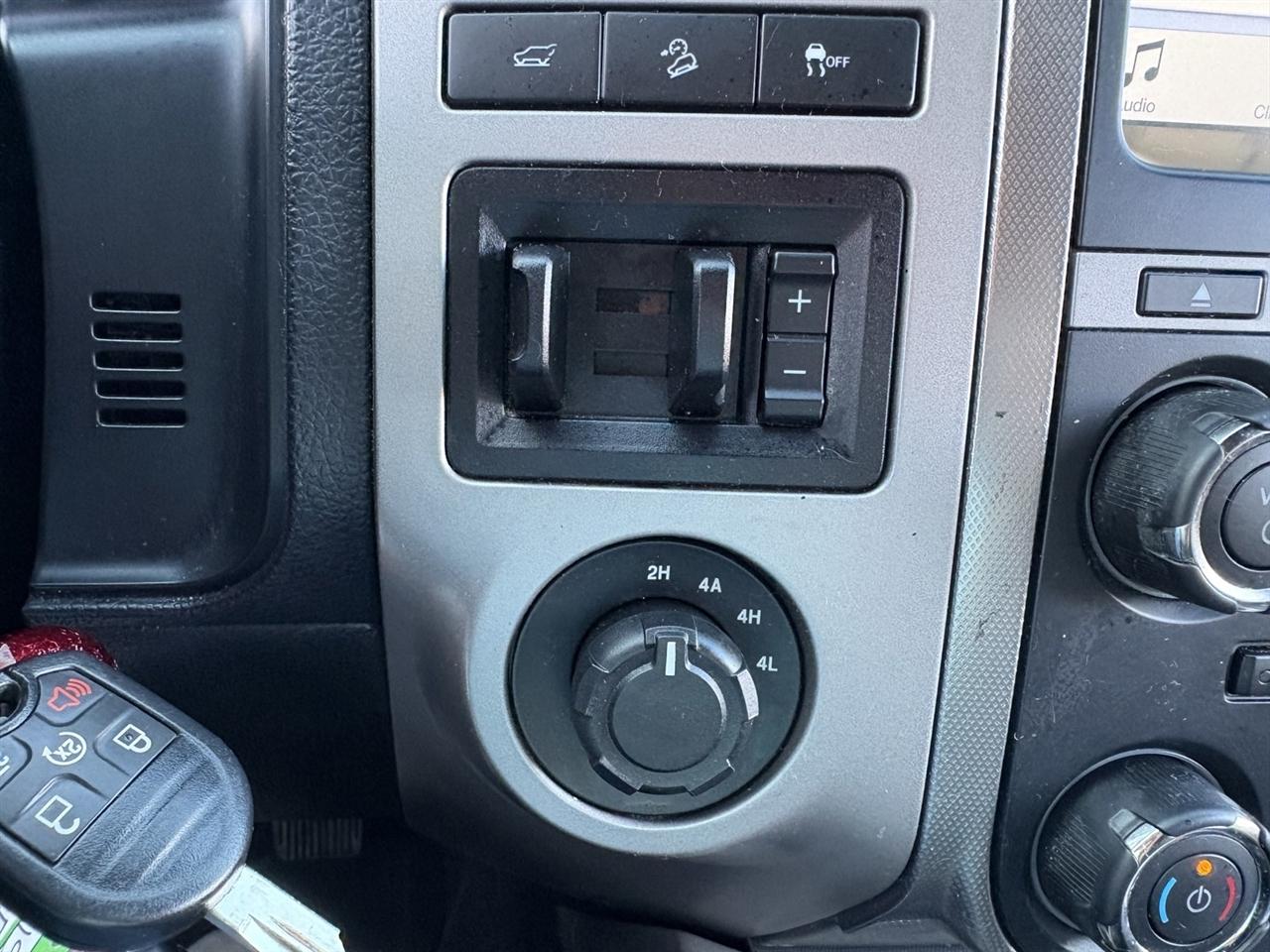 Ford Expedition XLT 4WD 2017