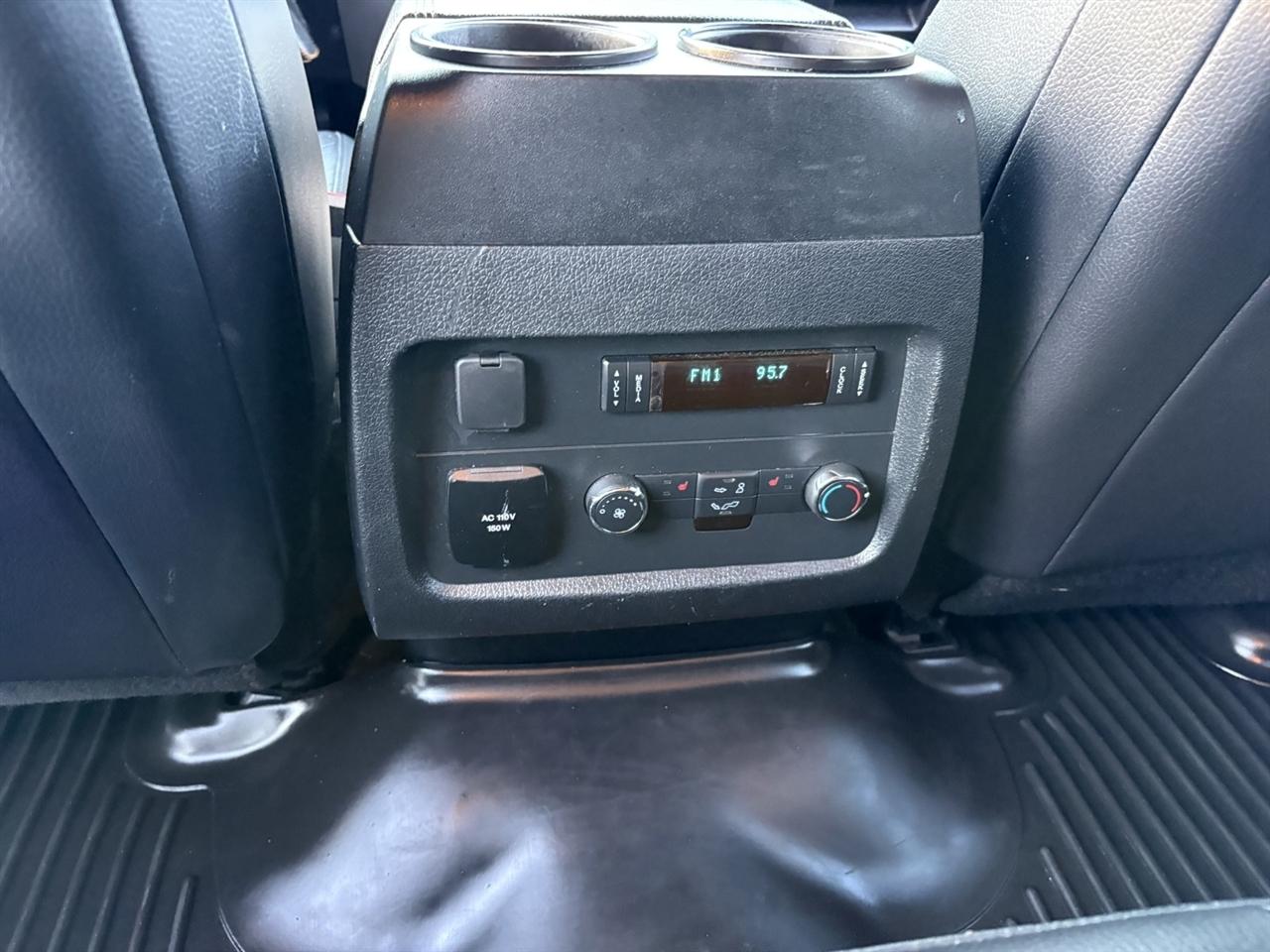 Ford Expedition XLT 4WD 2017