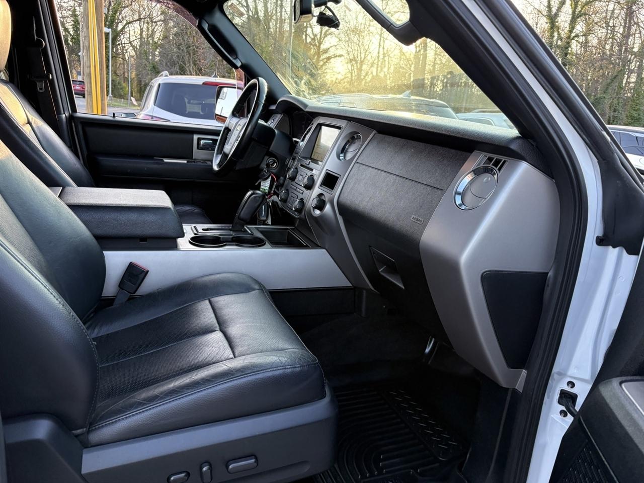 Ford Expedition XLT 4WD 2017