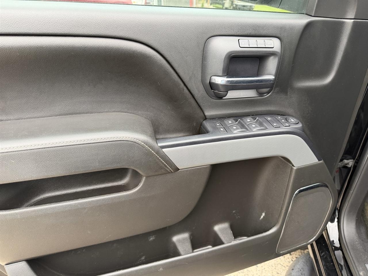 Chevrolet Silverado 1500 LTZ Z71 Crew Cab 4WD 2015