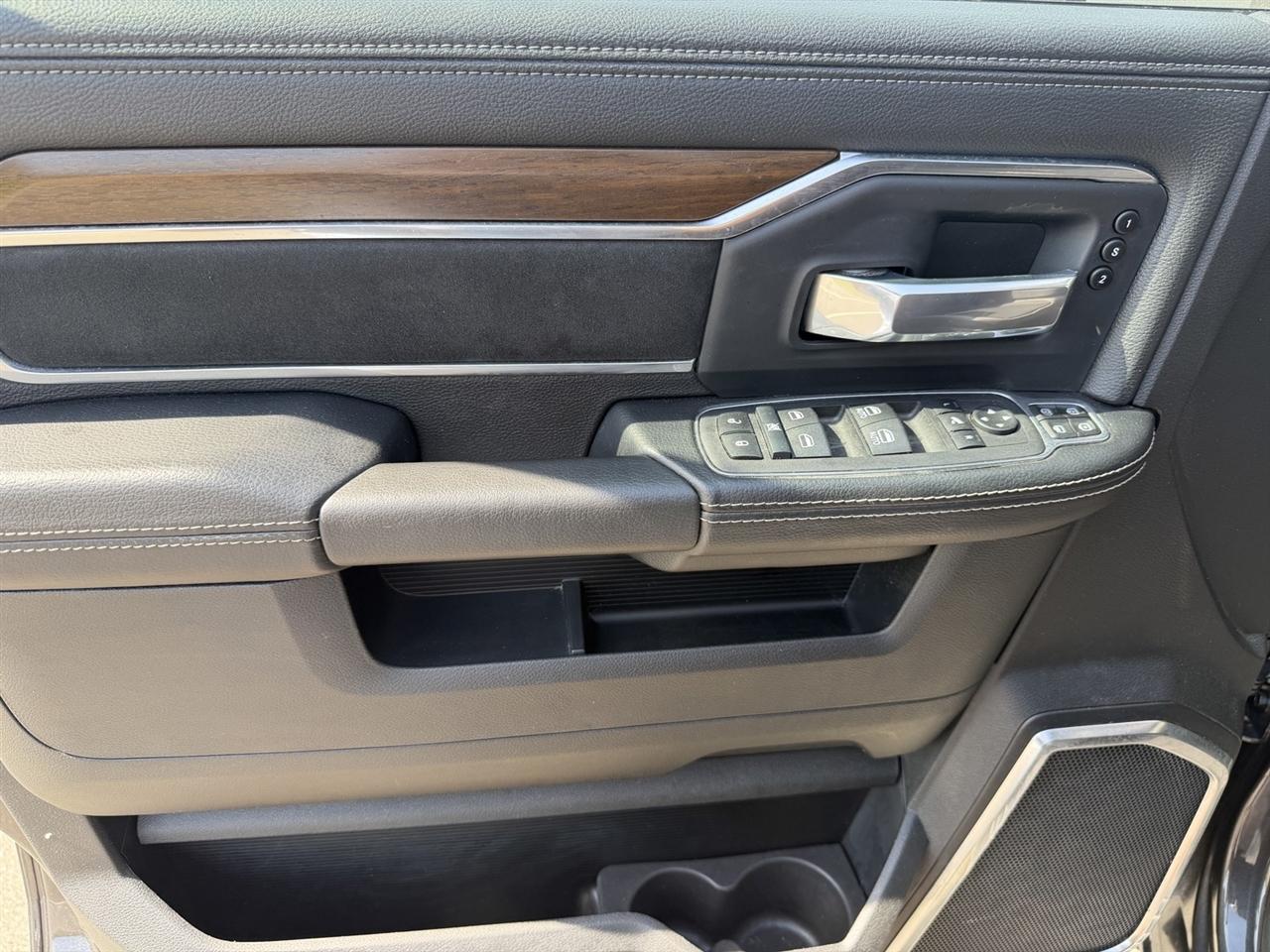 RAM 2500 Laramie Crew Cab SWB 4WD 2024