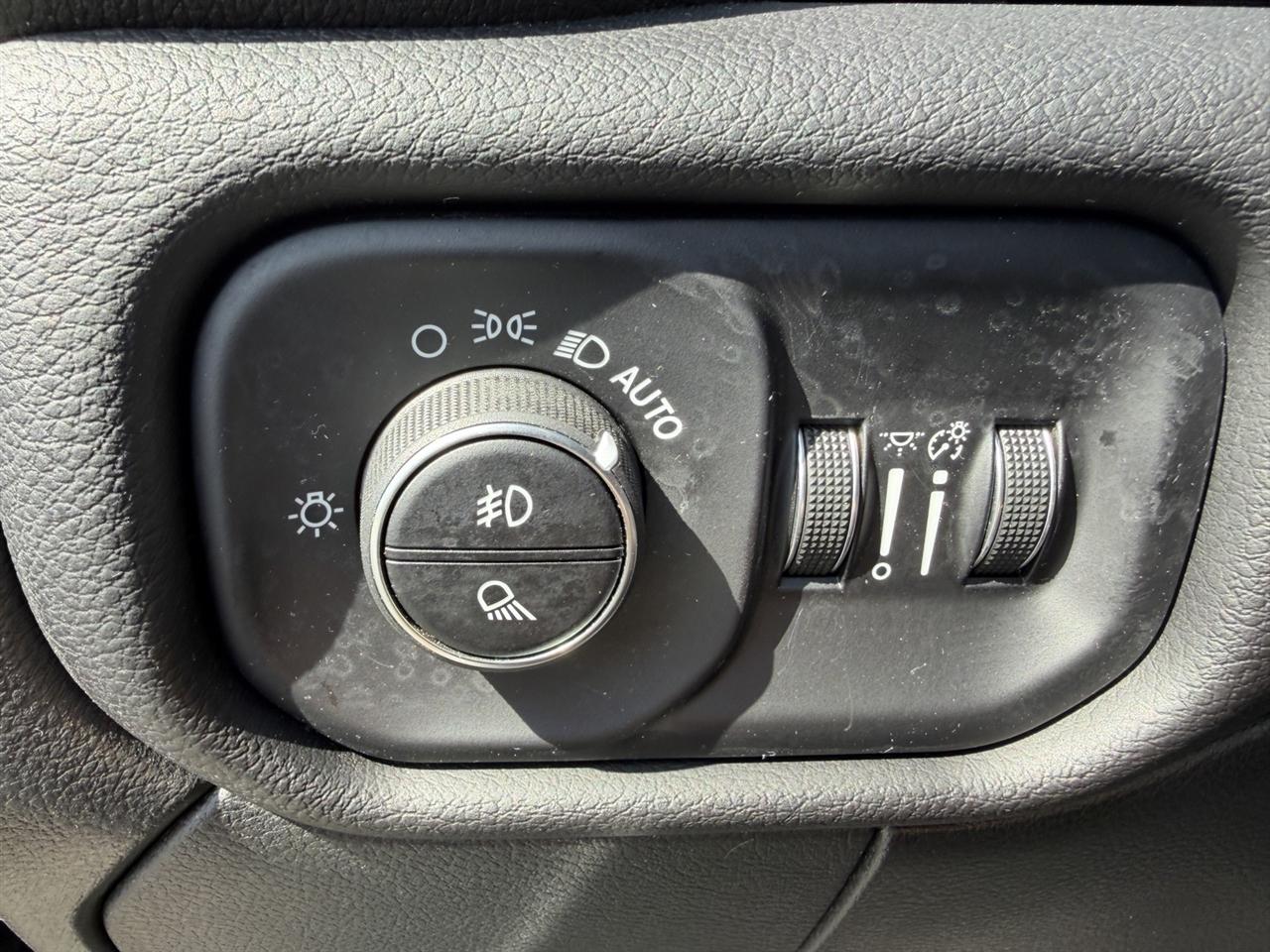 RAM 2500 Laramie Crew Cab SWB 4WD 2024