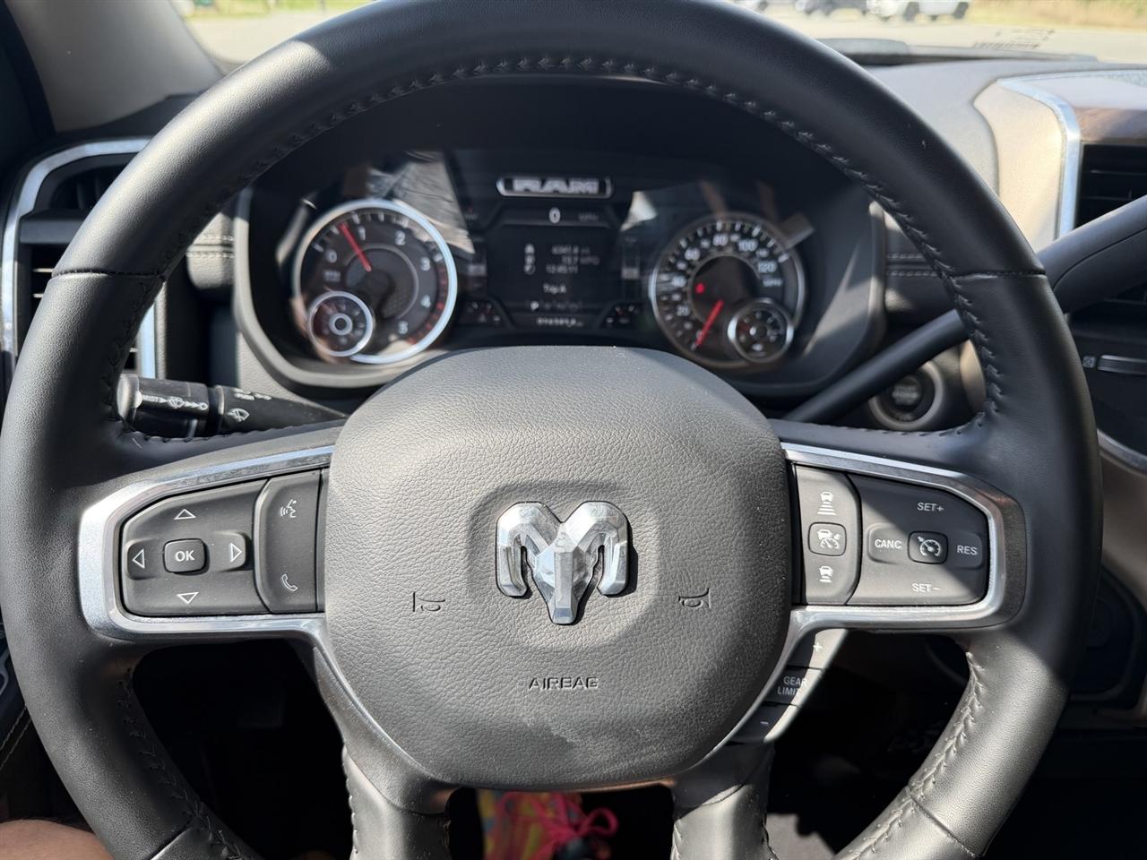 RAM 2500 Laramie Crew Cab SWB 4WD 2024